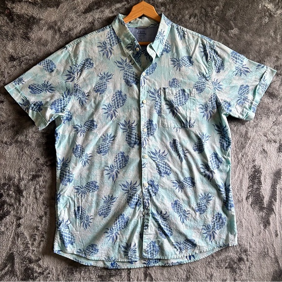 Izod Other - Izod Saltwater Relaxed Classics Blue Pineapple Pattern Shirt‎ XL Button Down